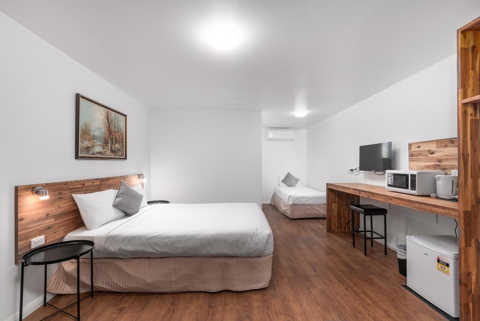 Econo Lodge Lilydale Bagian luar foto