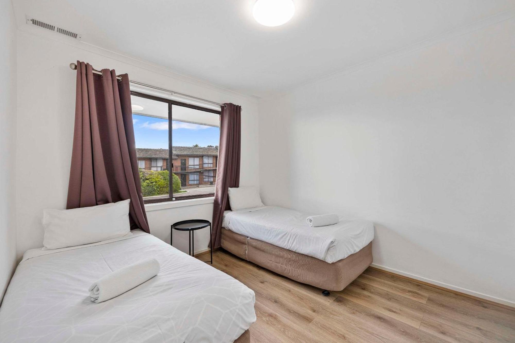 Econo Lodge Lilydale Bagian luar foto