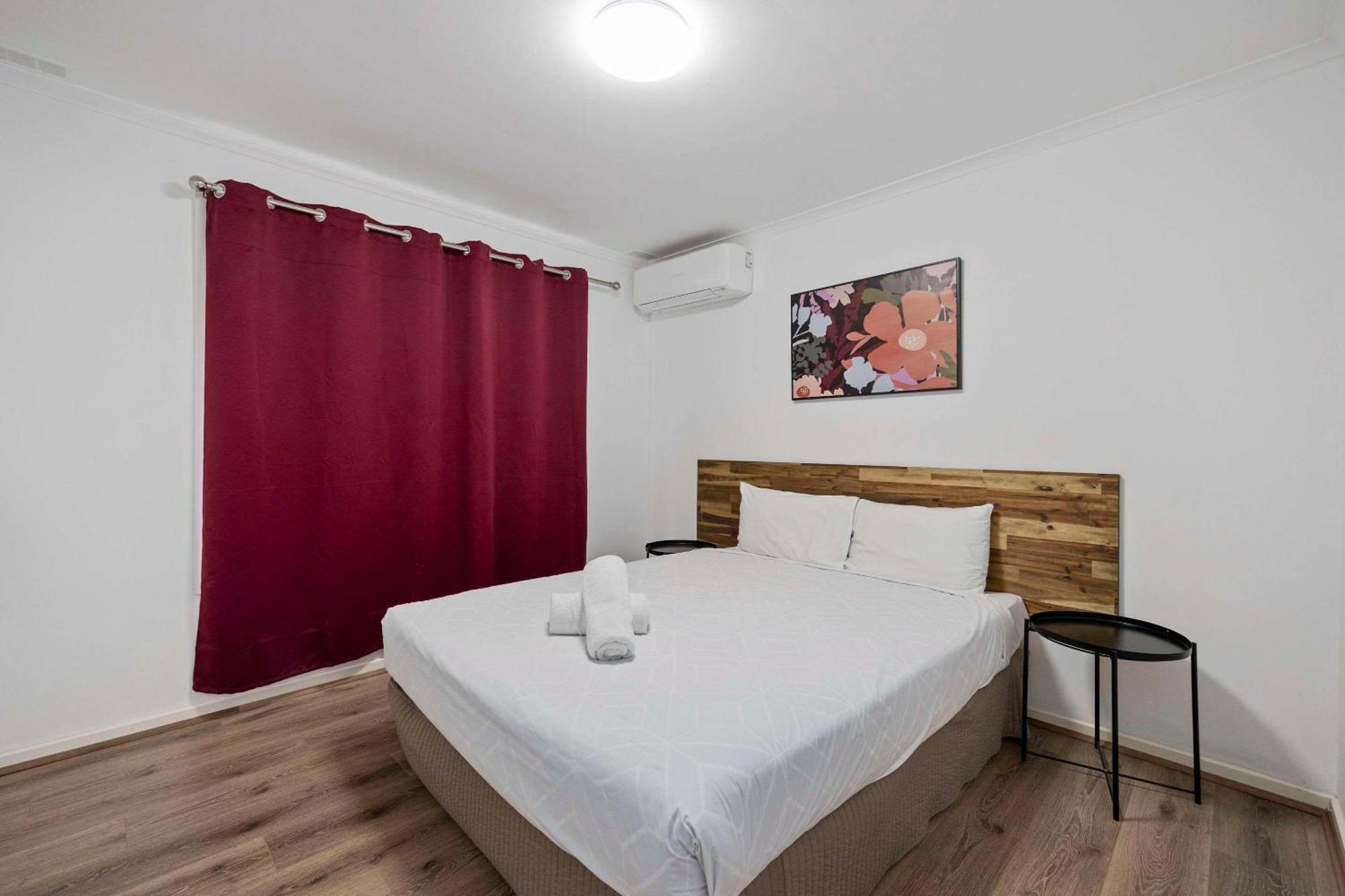 Econo Lodge Lilydale Bagian luar foto