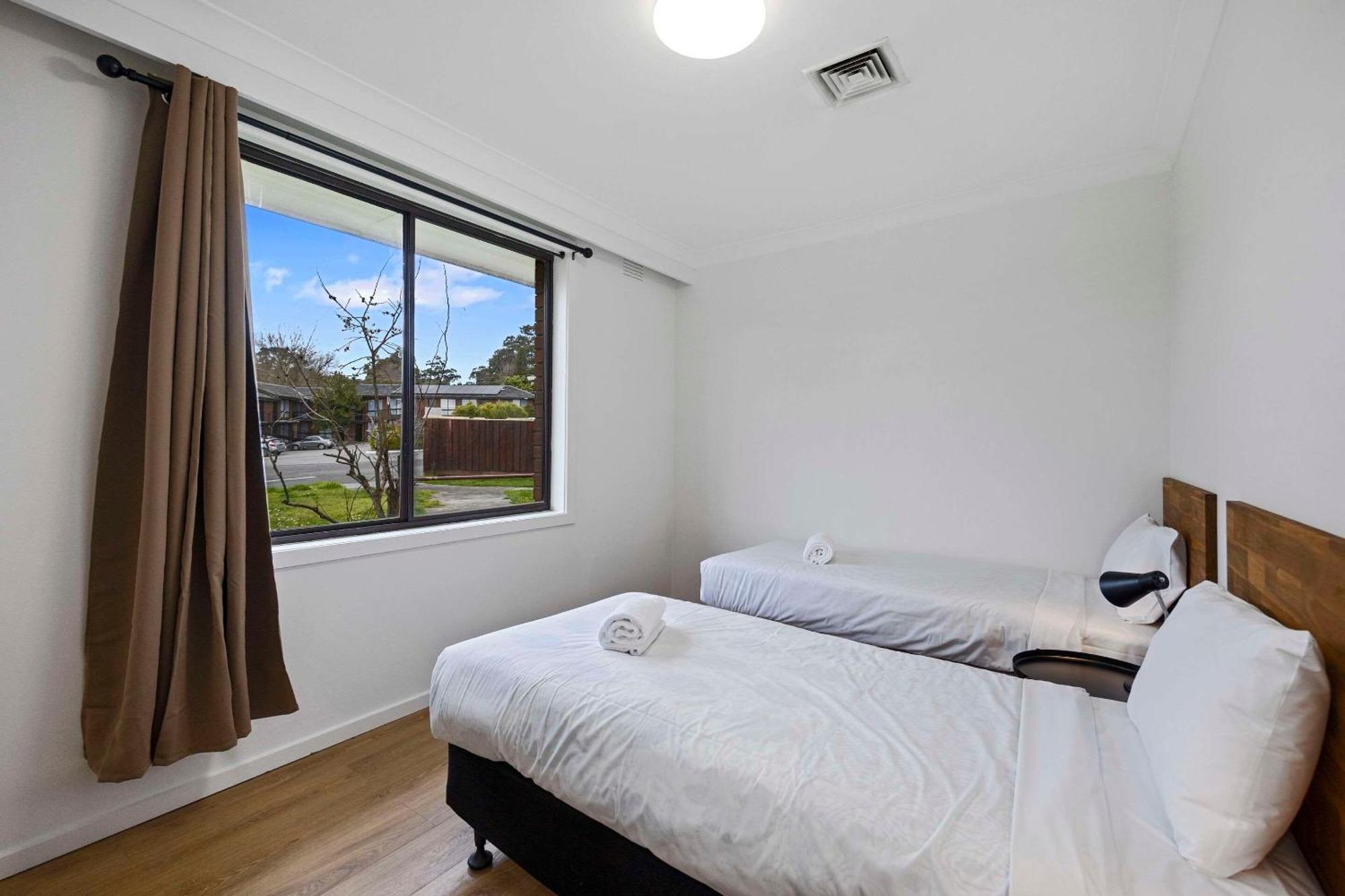 Econo Lodge Lilydale Bagian luar foto